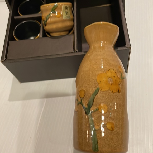 NWT Beautiful Tougei Saki Set Japanese Ceramic Saki Set 5 Piece - Picture 8 of 15